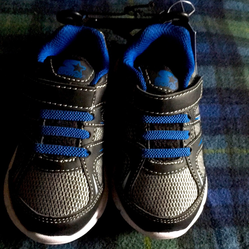 Starter Boys Sneakers  Laces  /Velcro Size 8 New